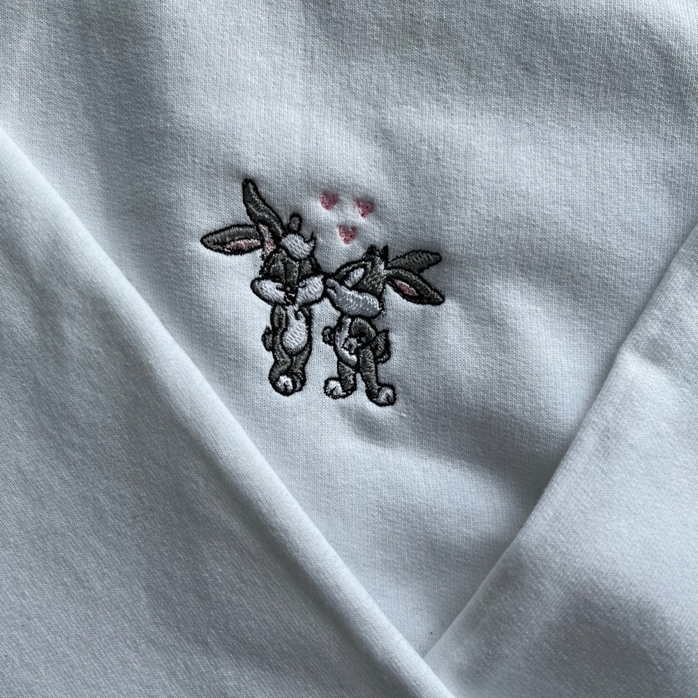 EMBROIDER- BUGS & LOLA BUNNY - Picture 1 of 5